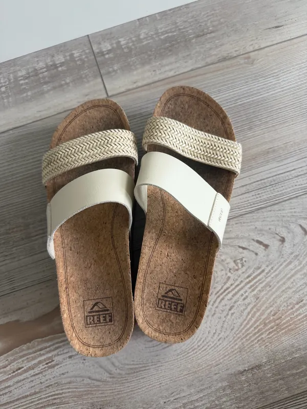 Reef Cushion Vista Hi Sandals Size 9 - Image 4