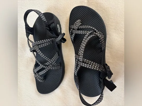 Chacos Black Strappy Women's Outdoor Sandals Size W9 - Image 2