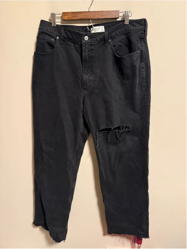 Abercrombie & Fitch High Rise '90s Relaxed Jean Black Fray Destroy Size 32 (14R) - Image 3