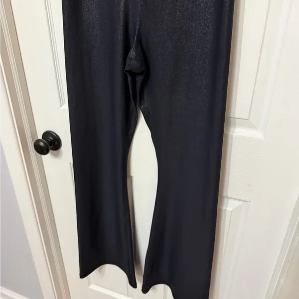MONO B‎ black shimmer flare leggings size large - Image 5