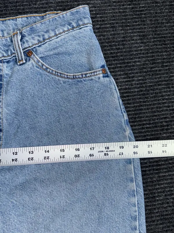 Vintage 90s Levi’s 560 Loose Fit Orange Tab Relaxed Denim Shorts Sz 28 Jorts - Image 9