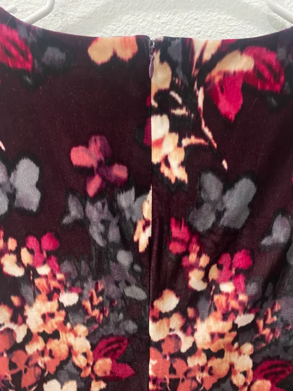 Calvin Klein Velvet Floral Dress Size 4 - Image 10