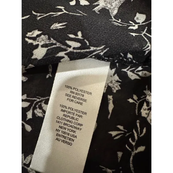 T Tahari Black Floral Smocked‎ Mock Neck Blouse – Size Small – NWOT - Image 5