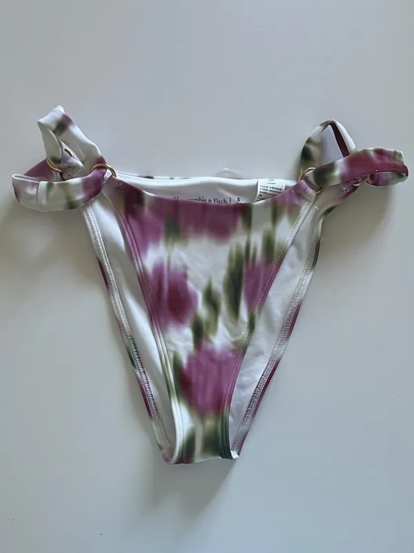 {Abercrombie & Fitch} Brand New O-Ring High-Leg Cheeky Bottom - Image 6