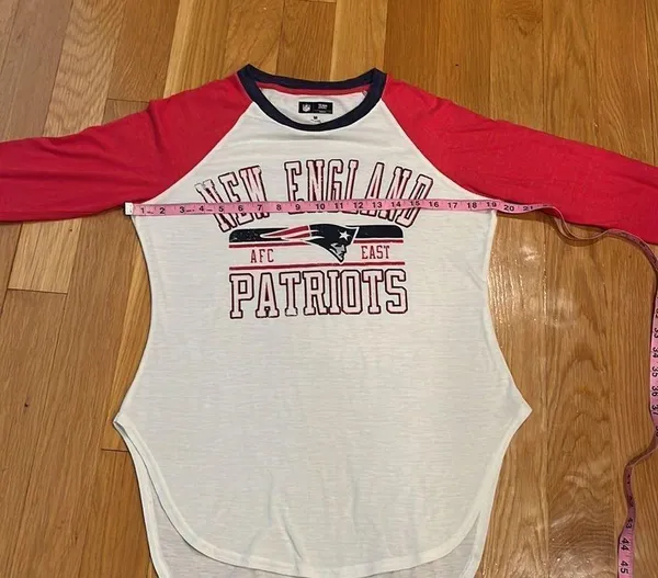 𝅺nfl womens New England patriots t-shirt size medium. - Image 4