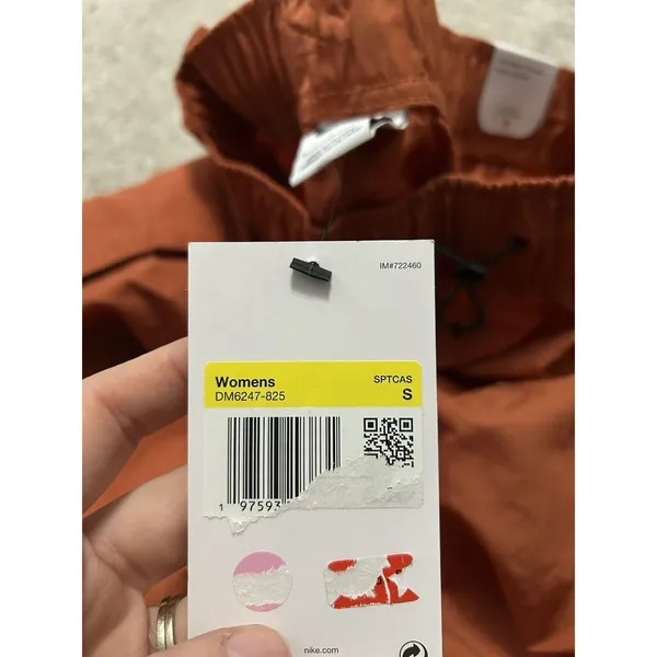 Nike Womens Loose Fit High Rise Shorts Burnt Orange‎ Small - Image 5
