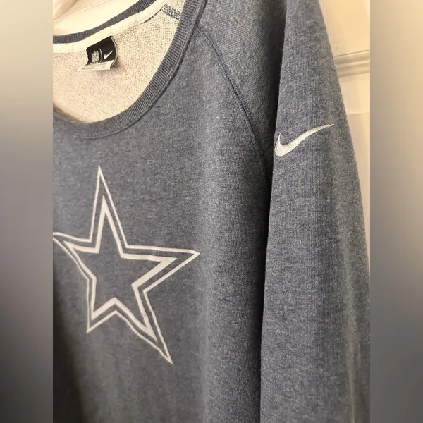 Nike Blue Scoopneck Dallas Cowboy Star Graphic Sweatshirt - Image 4