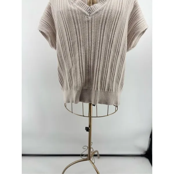 Elie Tahari Women’s Short Sleeve V Neck Beige Grey Sweater Size Large - Image 9