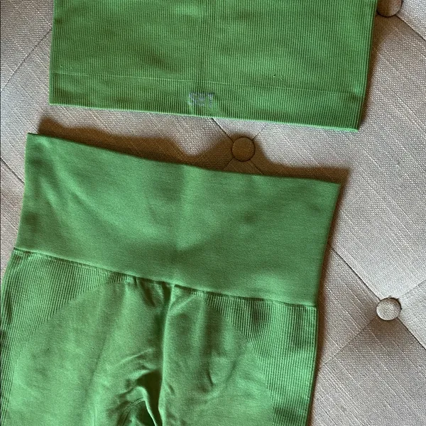 Set Active Green One Shoulder Sports Bra/ Legging Combo Size Small - Image 6