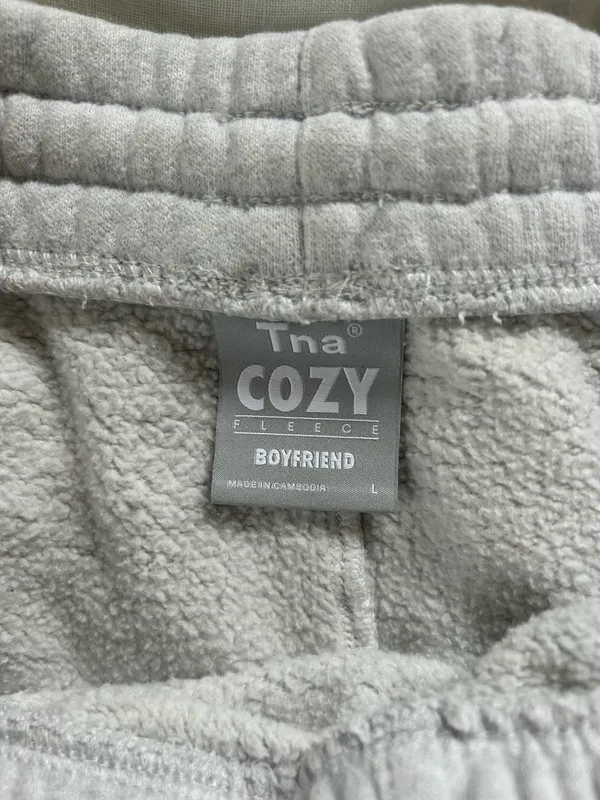 Aritzia TNA Sweatshorts - Image 4