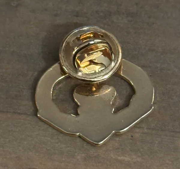 Vintage Gold Tone Claddagh Lapel Tac Pin - Image 2
