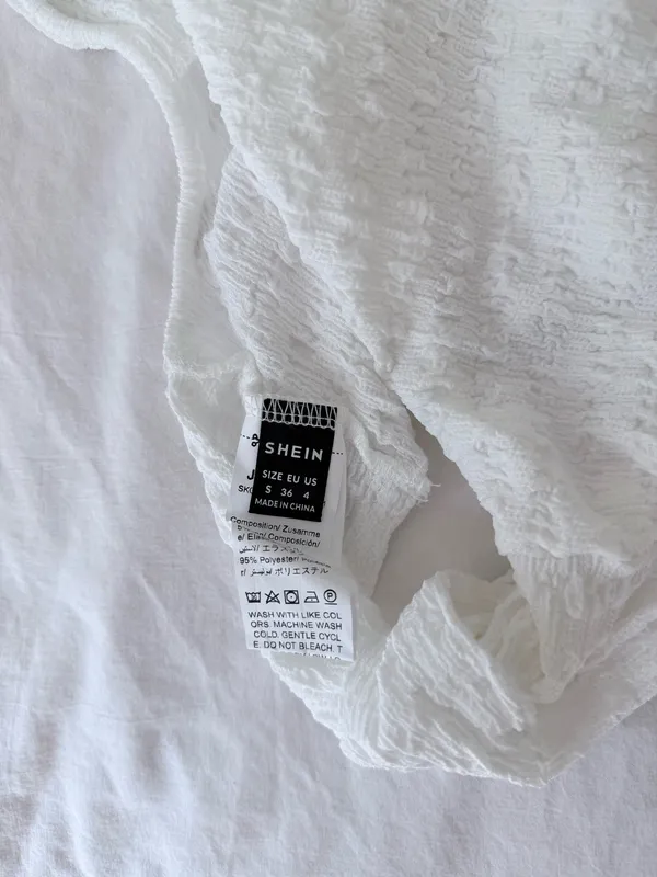 White Textured Tie Cropped V Halter Tank Top - Image 3