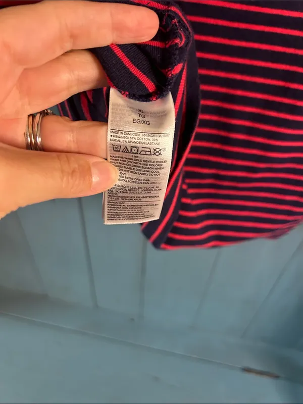 GAP Modern Tank Top - Classic Navy Blue and Red Striped Sleeveless | Size XL - Image 4