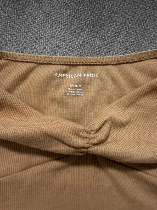American Eagle Brown Ribbed Ruched Neck Crop Top Size Medium - Image 4