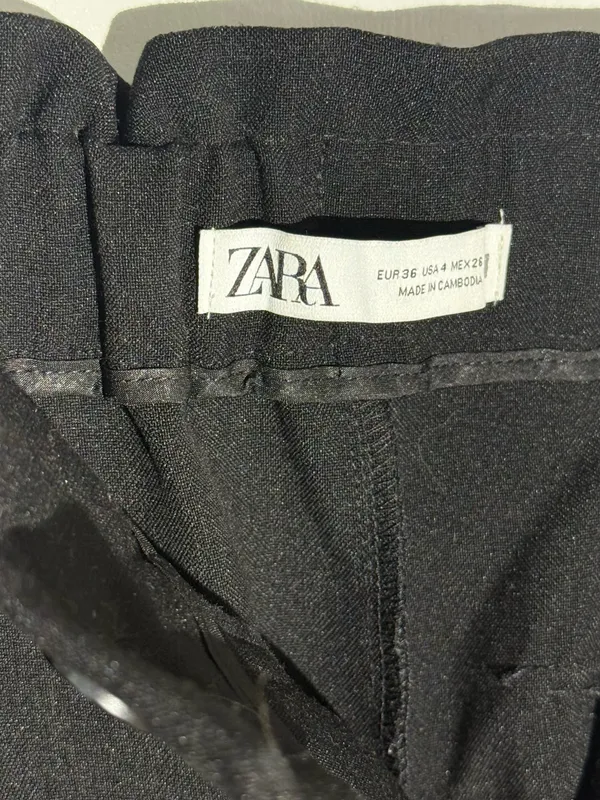 Zara Black Cargo Pants with Side Pockets - Image 2
