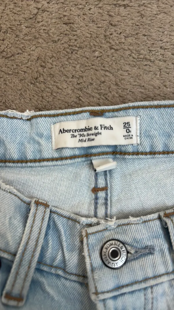 Abercrombie 90s Straight Mid Rise - Image 2