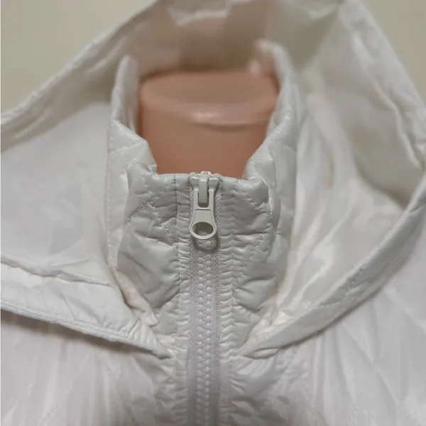 Divided woman white puffy snow ski suit size small zip up hooded - Image 5