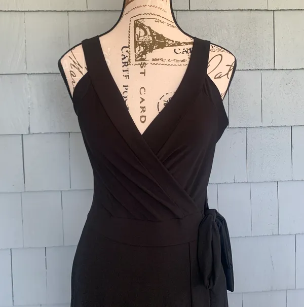 Le lis Black Maxi Wrap Dress - Image 2