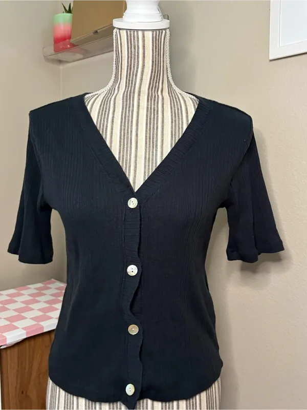 Madewell button up shirt cardigan top women’s medium dainty cottage core black - Image 2