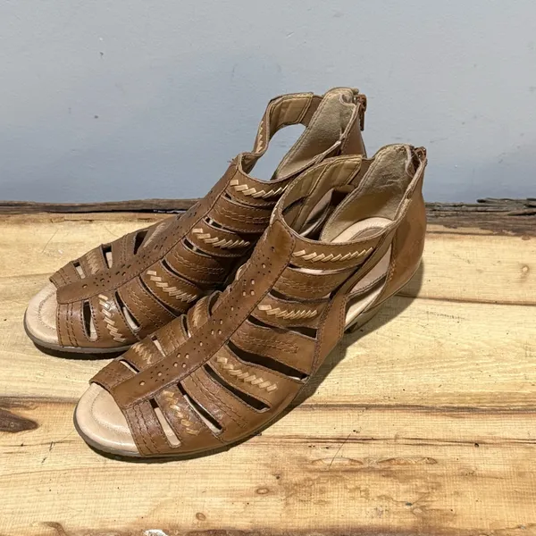 Earth‎ Vela Taupe Soft Leather Gladiator Sandals Size 9B A52 - Image 3