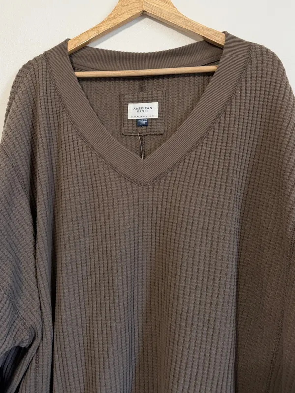 NWT American Eagle AE Big Hug V-Neck Waffle Sweatshirt Size XL Brown NEW - Image 4