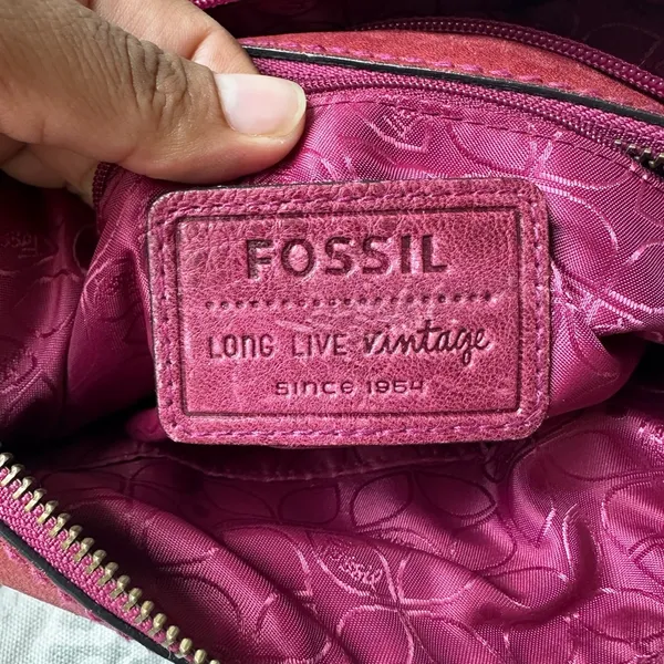 Fossil Women's Burgundy Leather Crossbody Bag good condition like new - Image 5