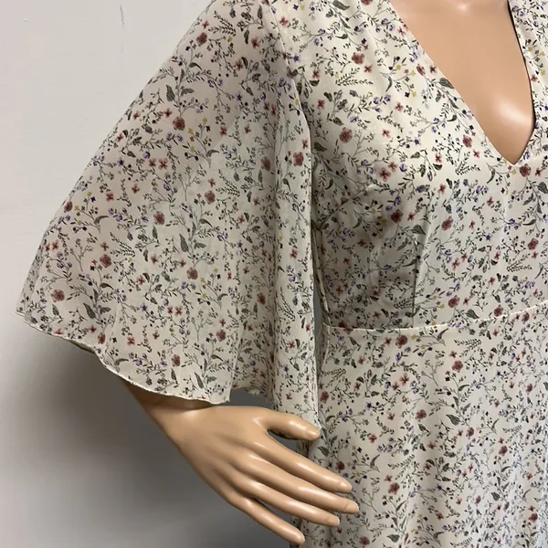 New Nasty Gal Cream Dainty Floral Long MaxiDress elbow length bell sleeves sz 4 - Image 3