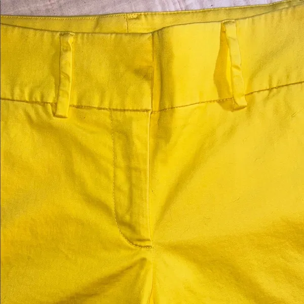 New York & Co Size 0 Bright Yellow Women's Shorts - Image 3