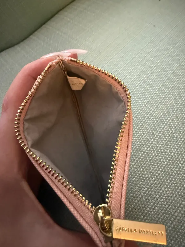 Estella Bartlett Pink Vegan Leather Card Purse - Image 5