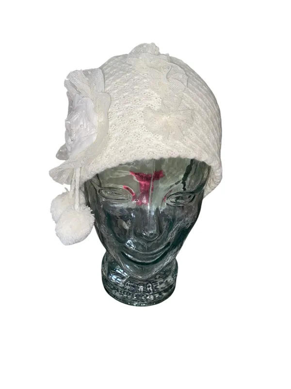 Betsey Johnson Winter Cloche hat Vintage Style Crochet Knit Beanie snow bunny - Image 3