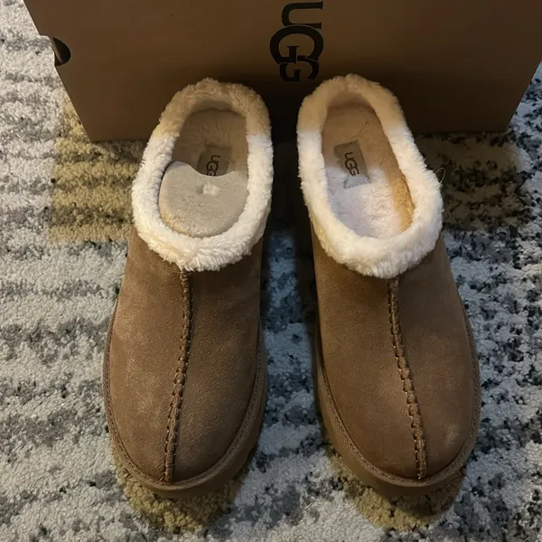 UGG® New Heights Cozy Clogs size 9 - Image 3