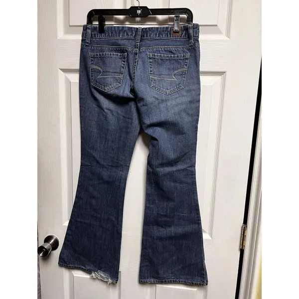 American Eagle Women Blue‎ Medium Wash Low Rise Wide Leg Flare Jeans Size 4? - Image 7