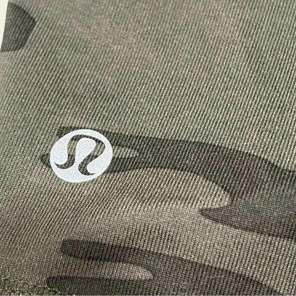 Lululemon Wren/Retro Green Camo Boogie Shorts size 2 - Image 7