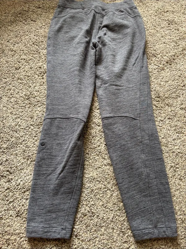 Lululemon Free To Roam Jogger 28" size 6 - Image 4