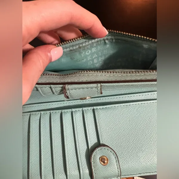 Pre-Loved Kate Spade Dana Large Slim Bifold Wallet - Image 6