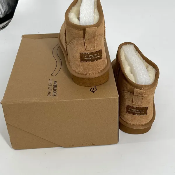 EVELLYHOOTD Mini Snow Boots Chestnut Suede Fur Lined Winter Shoes‎ Size 11 NEW - Image 3