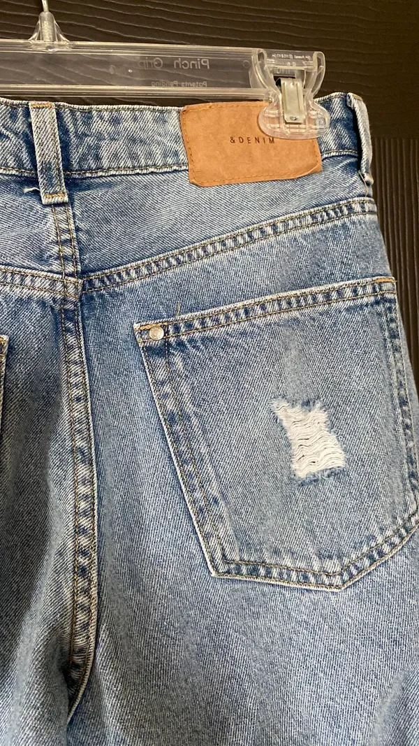 H&M Boyfriend Ripped Jeans - Image 4
