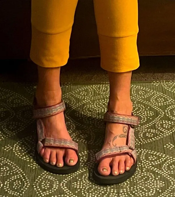 Teva HIKING sandals sz 9 - Image 4
