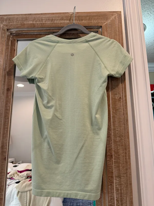 Lululemon Swiftly Tech Short Sleeve - Image 2