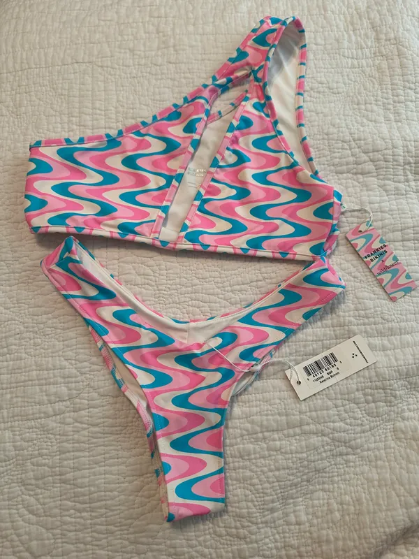Frankie’s Bikinis set  - Image 9