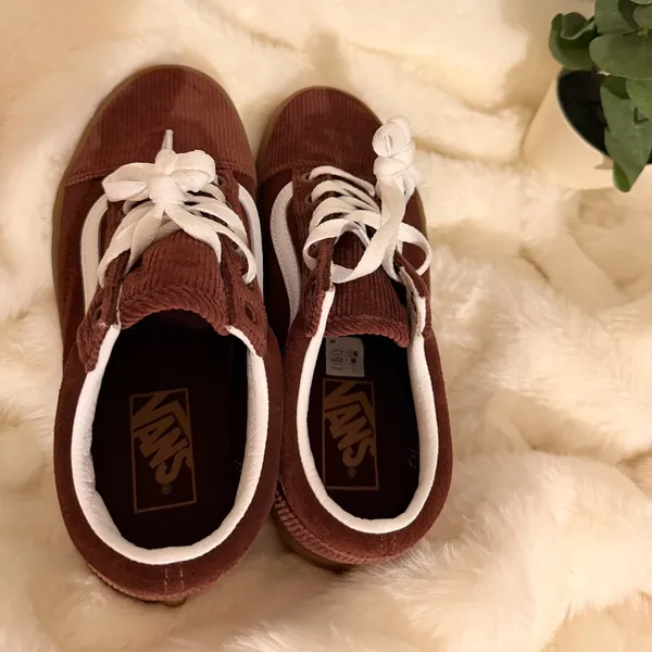 Vans Women's Brown Corduroy Sneakers with White Accents - Image 3