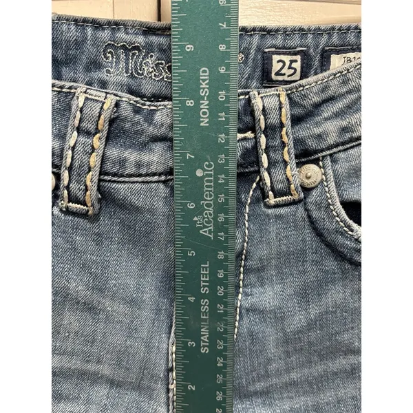 Miss‎ Me Boyfriend Capri Heavy Distress Jeans Embroidered/Gems Logo 25 Low Rise - Image 5