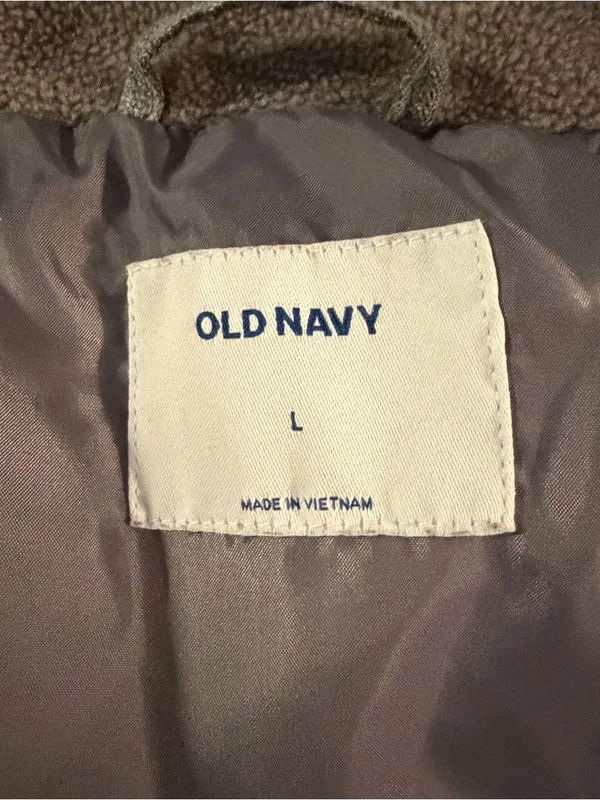 Old Navy Women’s Large Gray Quilted Puffer Vest Fleece Lined Collar Full Zip - Image 6