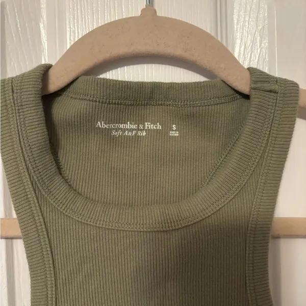 Abercrombie & Fitch Essential High-Neck Rib Tank size small - Image 2