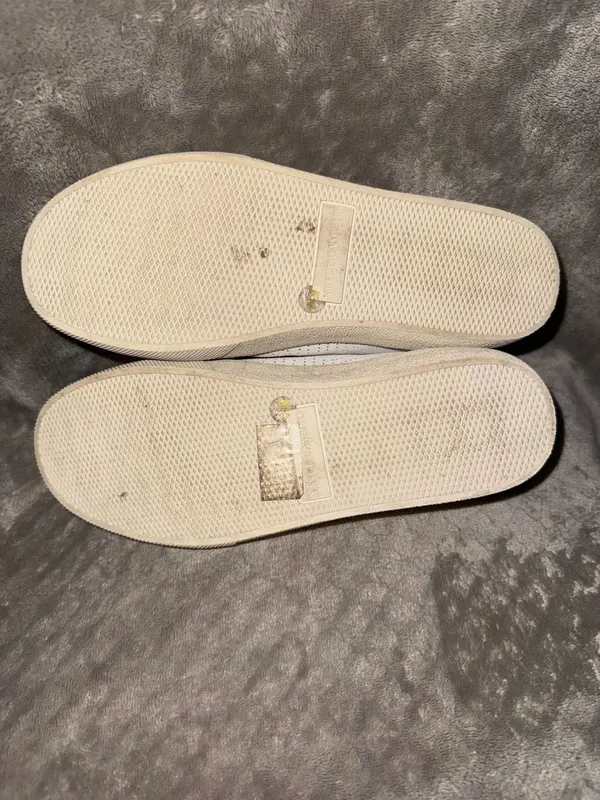 Vince Camuto Myralyn Faux Fur and Leather Sneakers Size 6.5M - Image 6