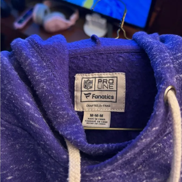 Fanatics Vintage Women’s Minnesota Viking Hoodie Size Medium - Image 2
