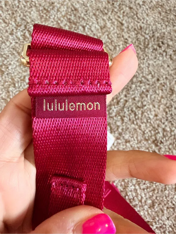 Lululemon City Essentials Small Shoulder Bag 3L Berry Rumble Sold Out color NWT - Image 12