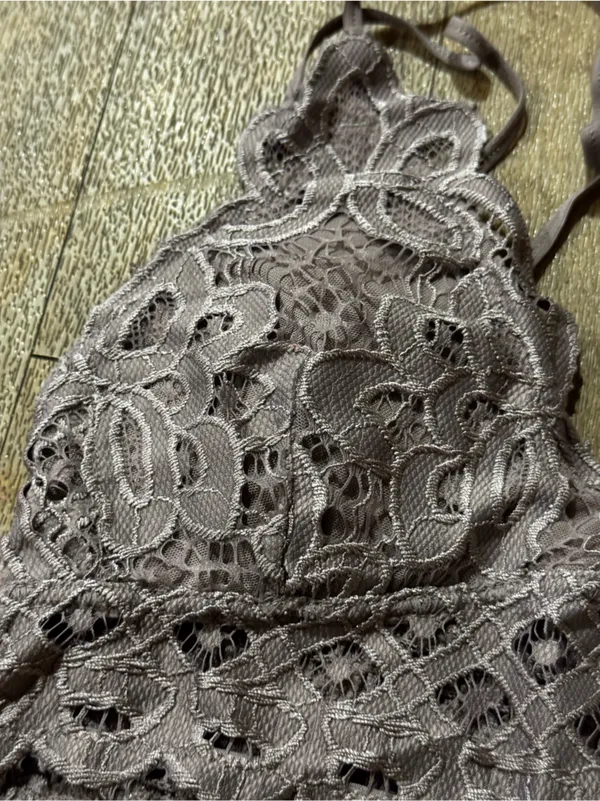 Free People NWOT Charcoal Grey Lace Bralette Floral Pattern Size Small - Image 2