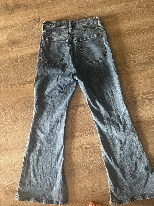 Abercrombie Vintage Flare High-Rise Jeans - Image 6