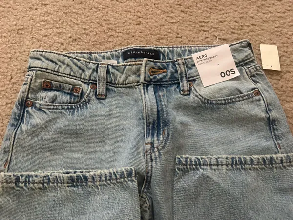 Aeropostale Low-Rise Baggy Jeans - Image 2